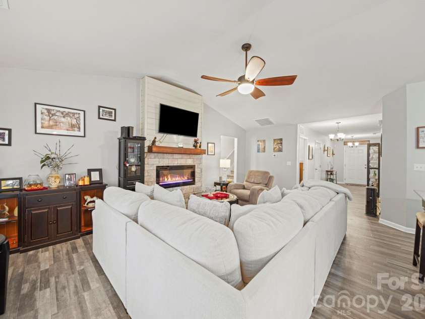 1456 Amberlight Circle, Salisbury, NC 28144.  MLS# CAR4340643, YatesRealty ID 3268. 