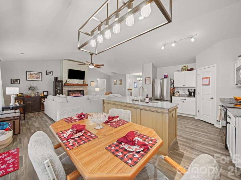 1456 Amberlight Circle, Salisbury, NC 28144.  MLS# CAR4340643, YatesRealty ID 3268. 