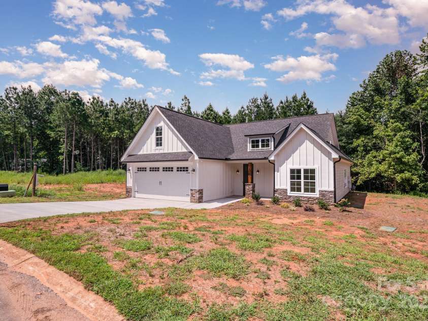 1105 Rudder Circle, Salisbury, NC 28146.  MLS# CAR4293177, YatesRealty ID 32680. 