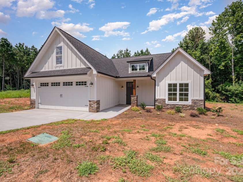 1105 Rudder Circle, Salisbury, NC 28146.  MLS# CAR4293177, YatesRealty ID 32680. 