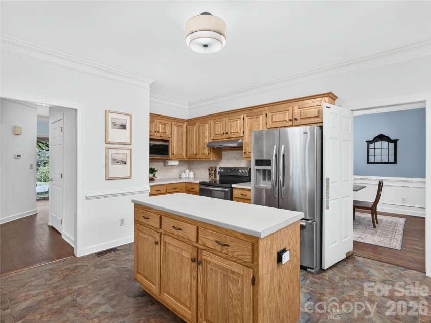 4617 Deer Cross Trail, Charlotte, NC 28269.  MLS# CAR4393732, YatesRealty ID 32682. 