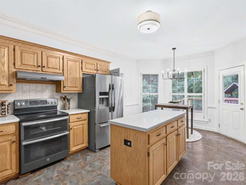 4617 Deer Cross Trail, Charlotte, NC 28269.  MLS# CAR4393732, YatesRealty ID 32682. 