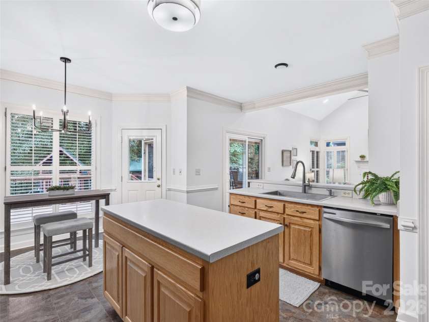 4617 Deer Cross Trail, Charlotte, NC 28269.  MLS# CAR4393732, YatesRealty ID 32682. 
