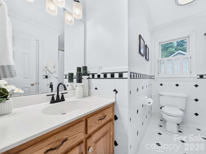 4617 Deer Cross Trail, Charlotte, NC 28269.  MLS# CAR4393732, YatesRealty ID 32682. 