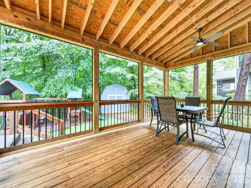 4617 Deer Cross Trail, Charlotte, NC 28269.  MLS# CAR4393732, YatesRealty ID 32682. 