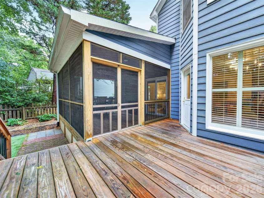 4617 Deer Cross Trail, Charlotte, NC 28269.  MLS# CAR4393732, YatesRealty ID 32682. 
