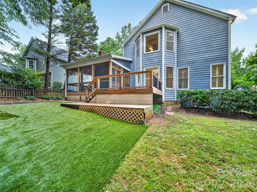 4617 Deer Cross Trail, Charlotte, NC 28269.  MLS# CAR4393732, YatesRealty ID 32682. 