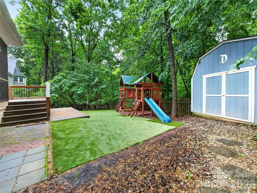 4617 Deer Cross Trail, Charlotte, NC 28269.  MLS# CAR4393732, YatesRealty ID 32682. 