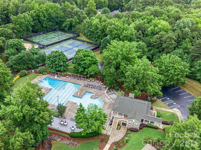 4617 Deer Cross Trail, Charlotte, NC 28269.  MLS# CAR4393732, YatesRealty ID 32682. 