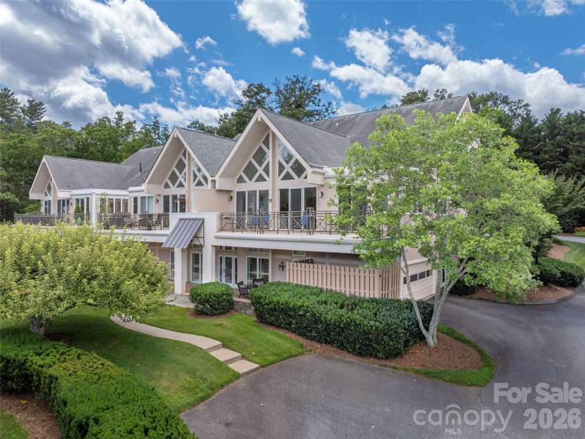 34 Dover Street, Asheville, NC 28804.  MLS# CAR4396590, YatesRealty ID 32684. 