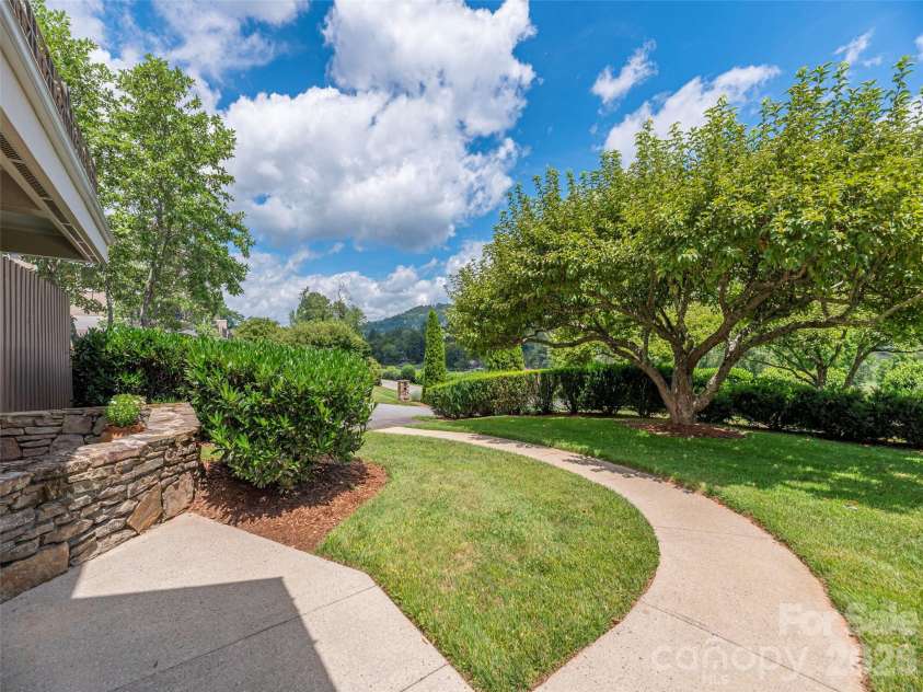 34 Dover Street, Asheville, NC 28804.  MLS# CAR4396590, YatesRealty ID 32684. 