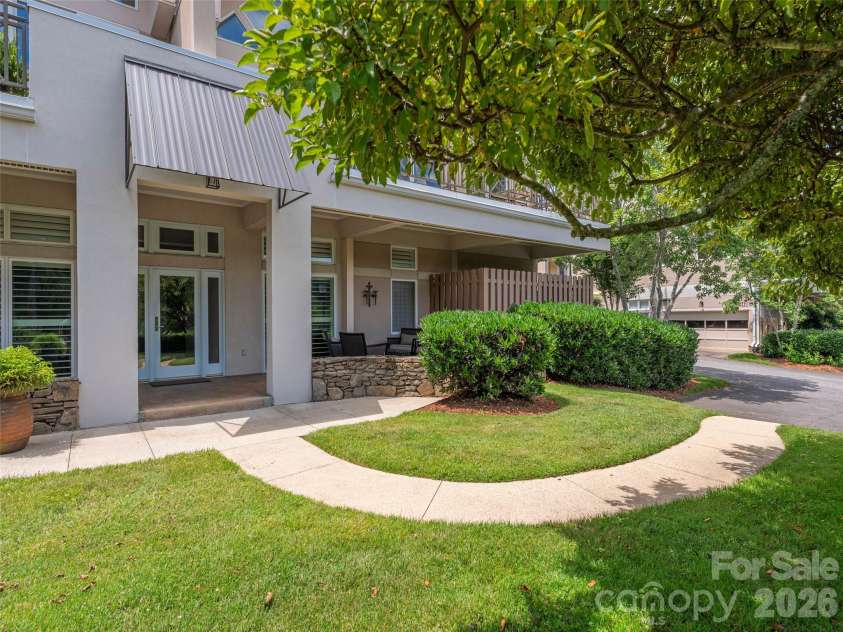 34 Dover Street, Asheville, NC 28804.  MLS# CAR4396590, YatesRealty ID 32684. 