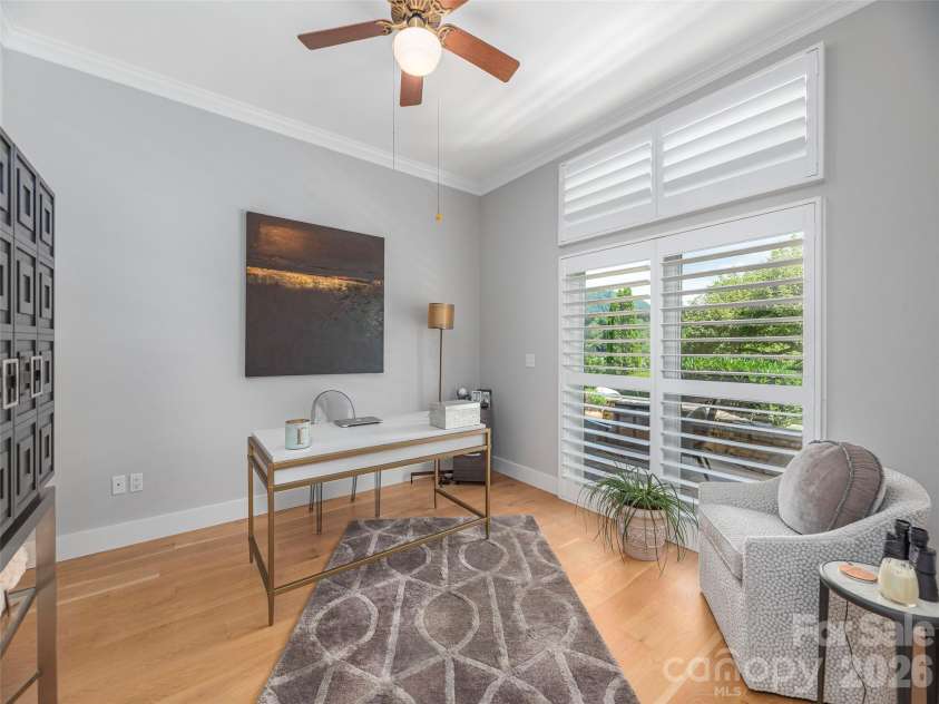 34 Dover Street, Asheville, NC 28804.  MLS# CAR4396590, YatesRealty ID 32684. 