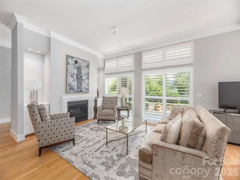 34 Dover Street, Asheville, NC 28804.  MLS# CAR4396590, YatesRealty ID 32684. 