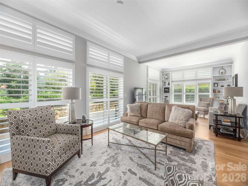 34 Dover Street, Asheville, NC 28804.  MLS# CAR4396590, YatesRealty ID 32684. 