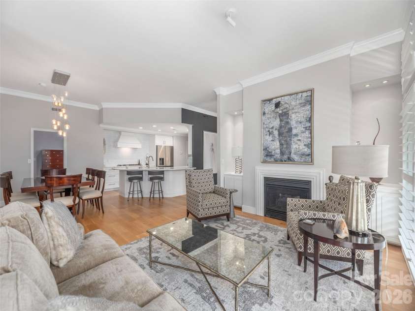 34 Dover Street, Asheville, NC 28804.  MLS# CAR4396590, YatesRealty ID 32684. 