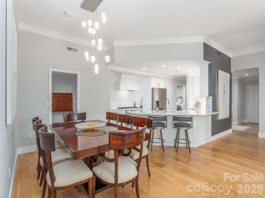 34 Dover Street, Asheville, NC 28804.  MLS# CAR4396590, YatesRealty ID 32684. 