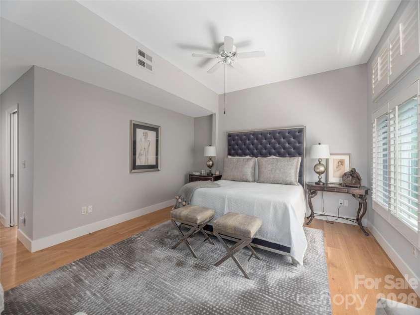 34 Dover Street, Asheville, NC 28804.  MLS# CAR4396590, YatesRealty ID 32684. 