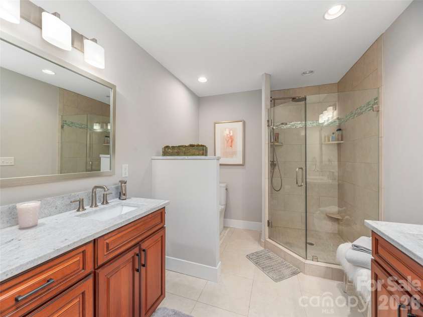 34 Dover Street, Asheville, NC 28804.  MLS# CAR4396590, YatesRealty ID 32684. 