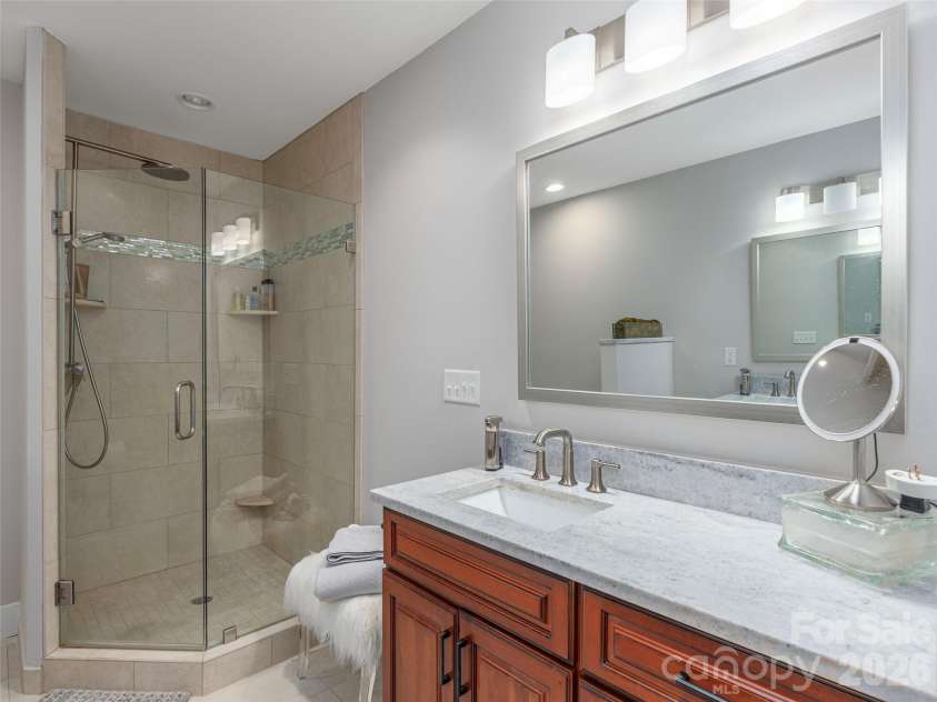 34 Dover Street, Asheville, NC 28804.  MLS# CAR4396590, YatesRealty ID 32684. 