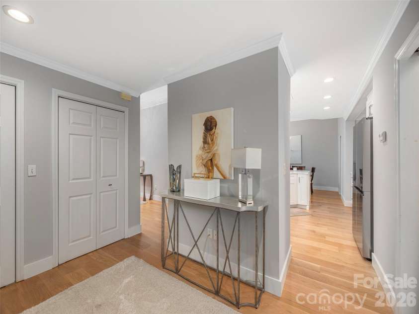 34 Dover Street, Asheville, NC 28804.  MLS# CAR4396590, YatesRealty ID 32684. 