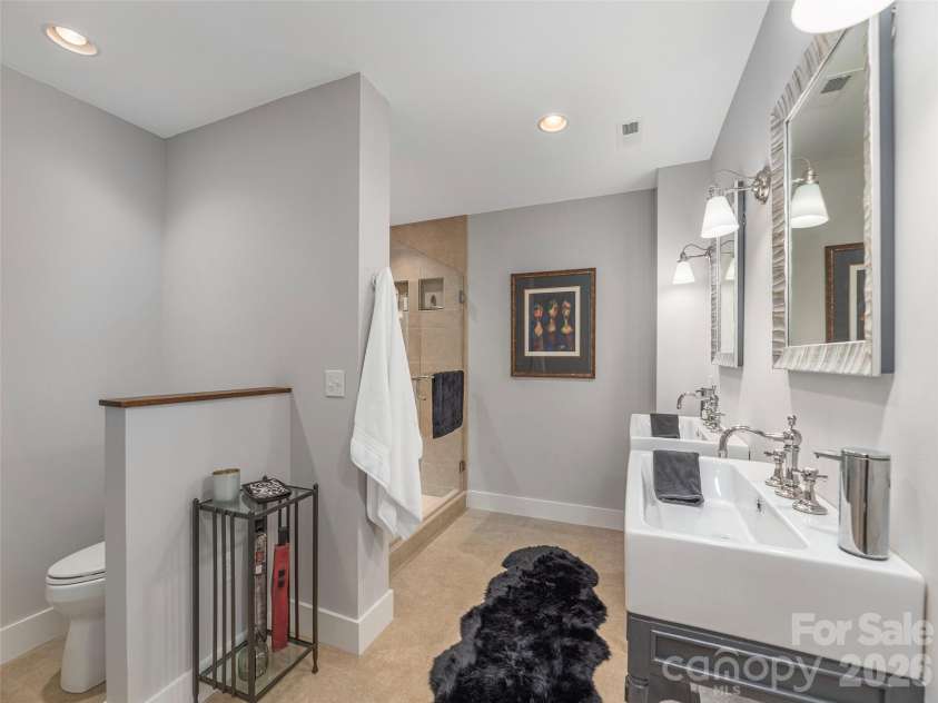 34 Dover Street, Asheville, NC 28804.  MLS# CAR4396590, YatesRealty ID 32684. 