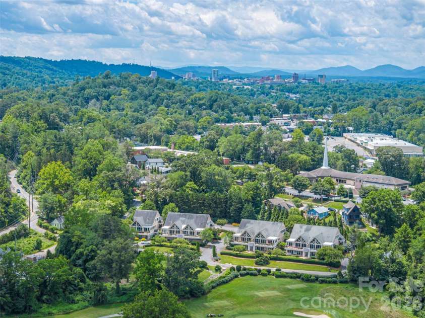 34 Dover Street, Asheville, NC 28804.  MLS# CAR4396590, YatesRealty ID 32684. 