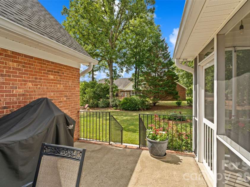 1135 Hunter Trail Court, Rock Hill, SC 29730.  MLS# CAR4395244, YatesRealty ID 32685. 