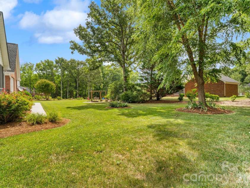 1135 Hunter Trail Court, Rock Hill, SC 29730.  MLS# CAR4395244, YatesRealty ID 32685. 