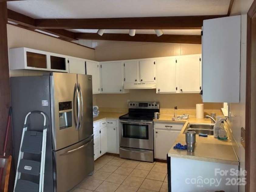 3166 Holly Road, Connelly Springs, NC 28612.  MLS# CAR4286283, YatesRealty ID 32685. Kitchen