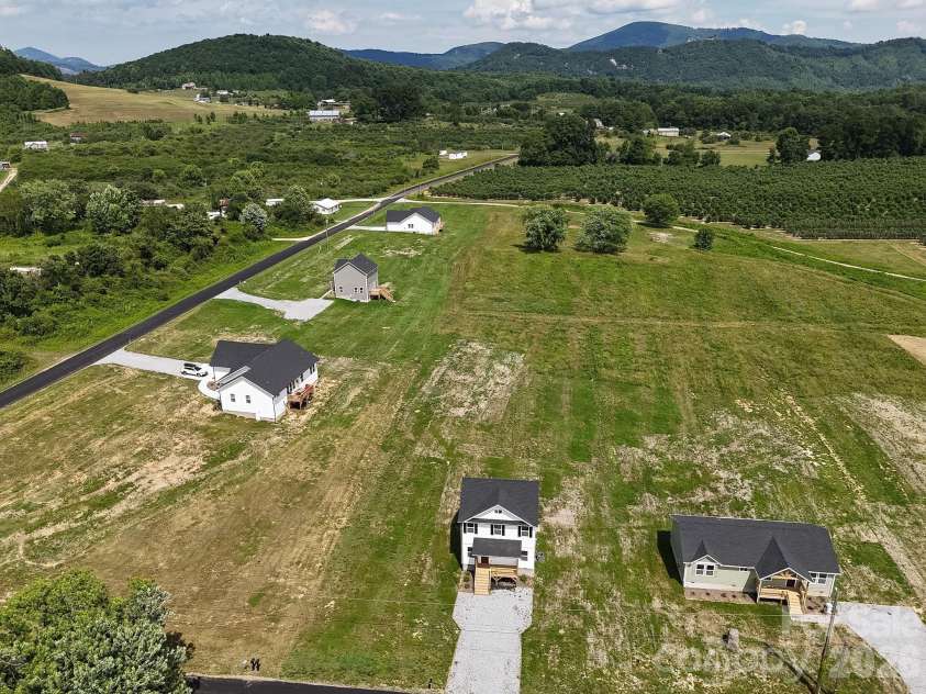 696 Beehive Road, Hendersonville, NC 28792.  MLS# CAR4341619, YatesRealty ID 32686. 