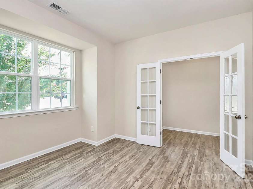 7704 Kelburn Lane, Charlotte, NC 28273.  MLS# CAR4292932, YatesRealty ID 32687. 