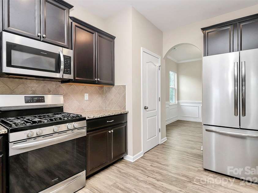 7704 Kelburn Lane, Charlotte, NC 28273.  MLS# CAR4292932, YatesRealty ID 32687. 