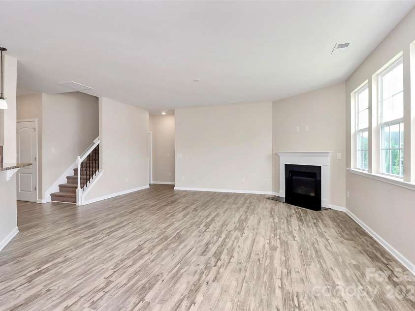 7704 Kelburn Lane, Charlotte, NC 28273.  MLS# CAR4292932, YatesRealty ID 32687. 