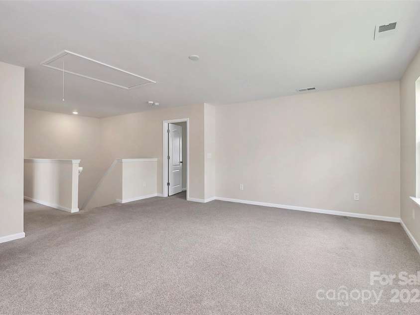 7704 Kelburn Lane, Charlotte, NC 28273.  MLS# CAR4292932, YatesRealty ID 32687. 