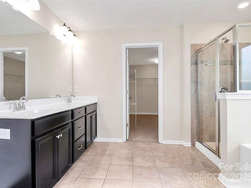 7704 Kelburn Lane, Charlotte, NC 28273.  MLS# CAR4292932, YatesRealty ID 32687. 