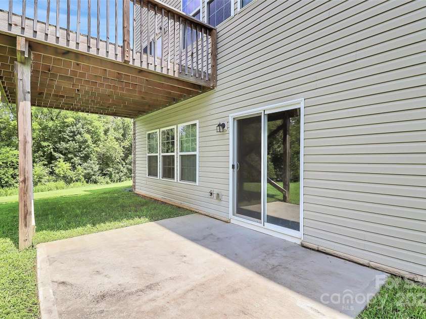 7704 Kelburn Lane, Charlotte, NC 28273.  MLS# CAR4292932, YatesRealty ID 32687. 