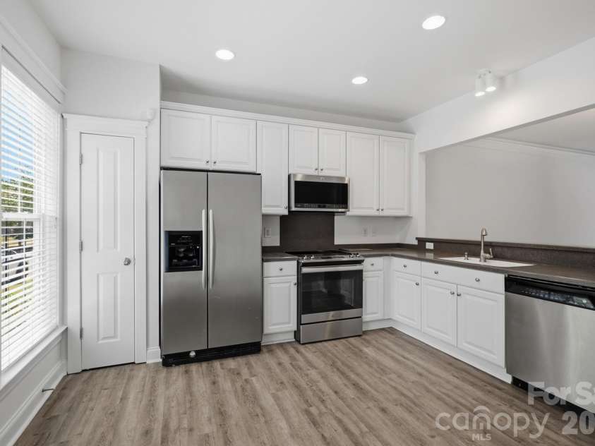 814 Cattaloochee Lane, Huntersville, NC 28078.  MLS# CAR4389899, YatesRealty ID 32688. 