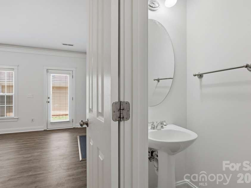 814 Cattaloochee Lane, Huntersville, NC 28078.  MLS# CAR4389899, YatesRealty ID 32688. 