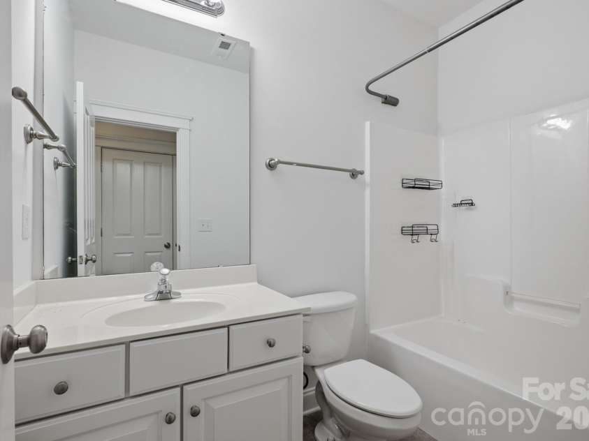 814 Cattaloochee Lane, Huntersville, NC 28078.  MLS# CAR4389899, YatesRealty ID 32688. 