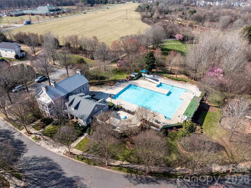 814 Cattaloochee Lane, Huntersville, NC 28078.  MLS# CAR4389899, YatesRealty ID 32688. 