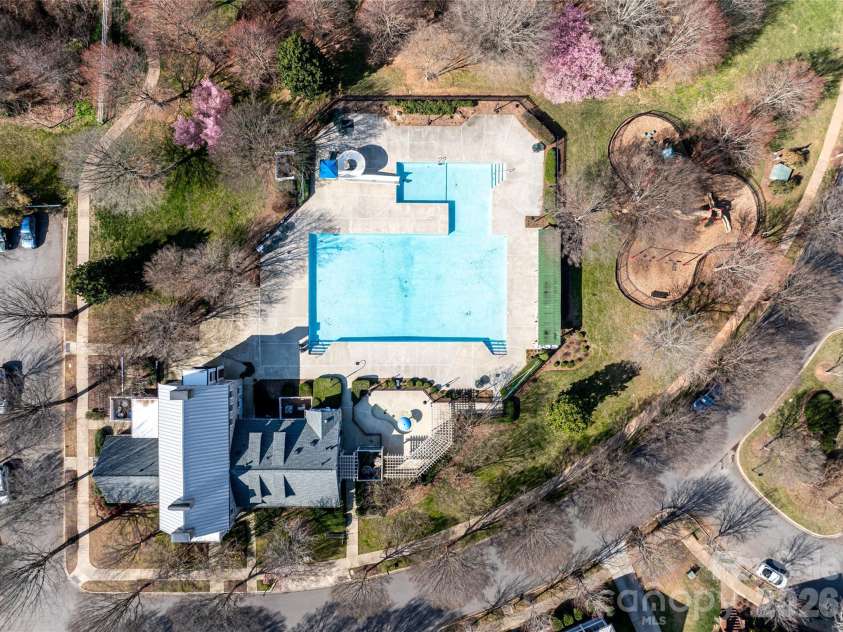 814 Cattaloochee Lane, Huntersville, NC 28078.  MLS# CAR4389899, YatesRealty ID 32688. 
