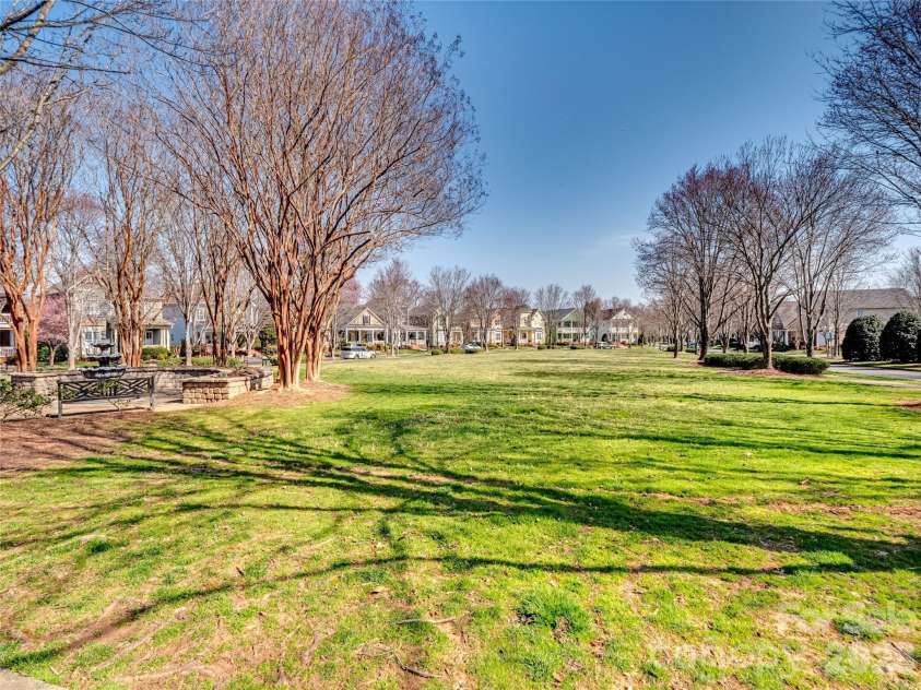 814 Cattaloochee Lane, Huntersville, NC 28078.  MLS# CAR4389899, YatesRealty ID 32688. 