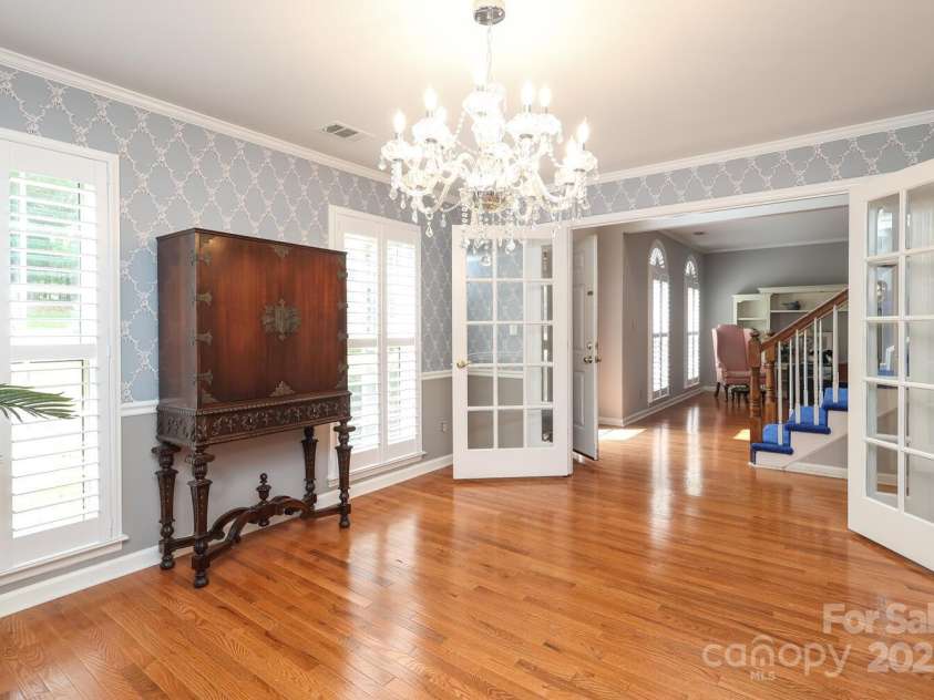 9900 Colvard Circle, Charlotte, NC 28269.  MLS# CAR4264352, YatesRealty ID 32688. Dining Room