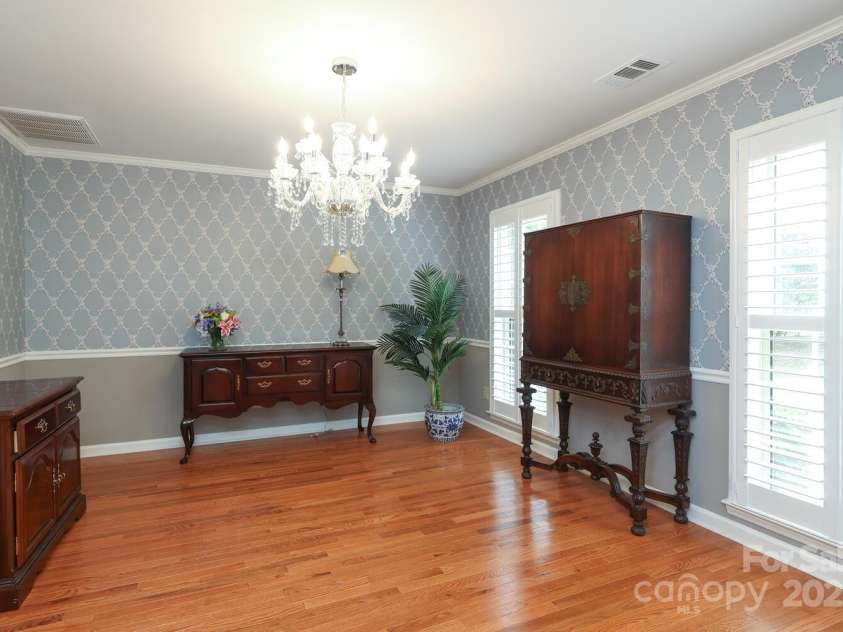 9900 Colvard Circle, Charlotte, NC 28269.  MLS# CAR4264352, YatesRealty ID 32688. Dining Room
