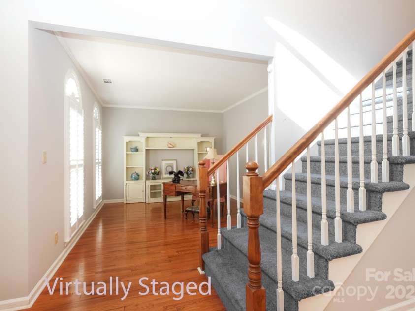 9900 Colvard Circle, Charlotte, NC 28269.  MLS# CAR4264352, YatesRealty ID 32688. Foyer, carpet allowance provided with acceptable offer