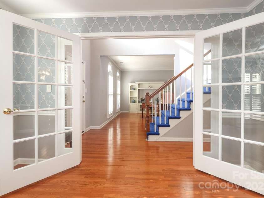 9900 Colvard Circle, Charlotte, NC 28269.  MLS# CAR4264352, YatesRealty ID 32688. Foyer & Dining Room French Door
