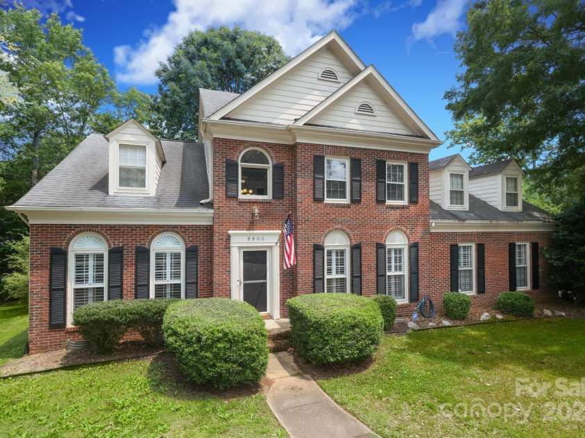 9900 Colvard Circle, Charlotte, NC 28269.  MLS# CAR4264352, YatesRealty ID 32688. Front elevation
