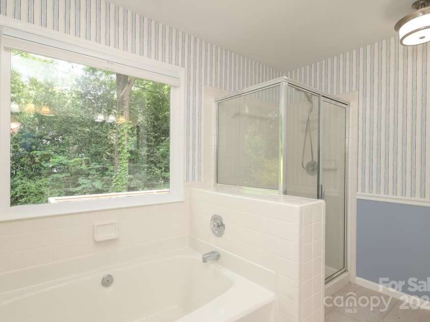 9900 Colvard Circle, Charlotte, NC 28269.  MLS# CAR4264352, YatesRealty ID 32688. Primary Bathroom