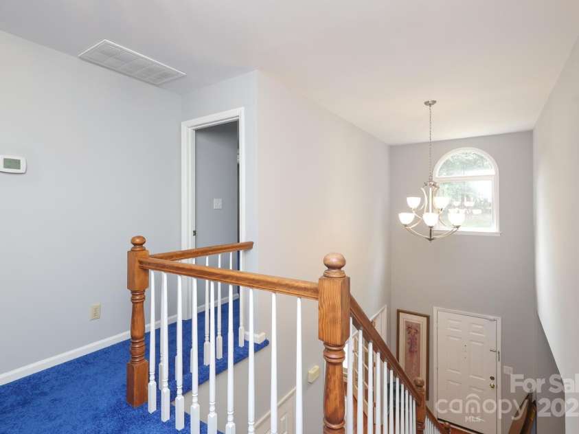 9900 Colvard Circle, Charlotte, NC 28269.  MLS# CAR4264352, YatesRealty ID 32688. Upper Landing